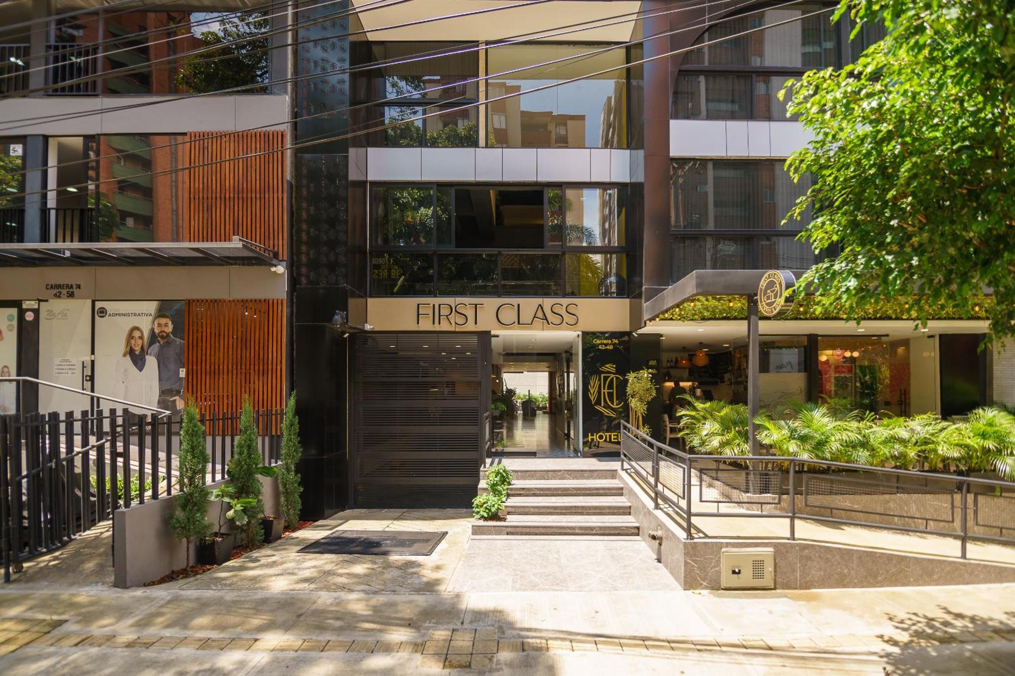 First Class Hotel Medellín Exterior foto